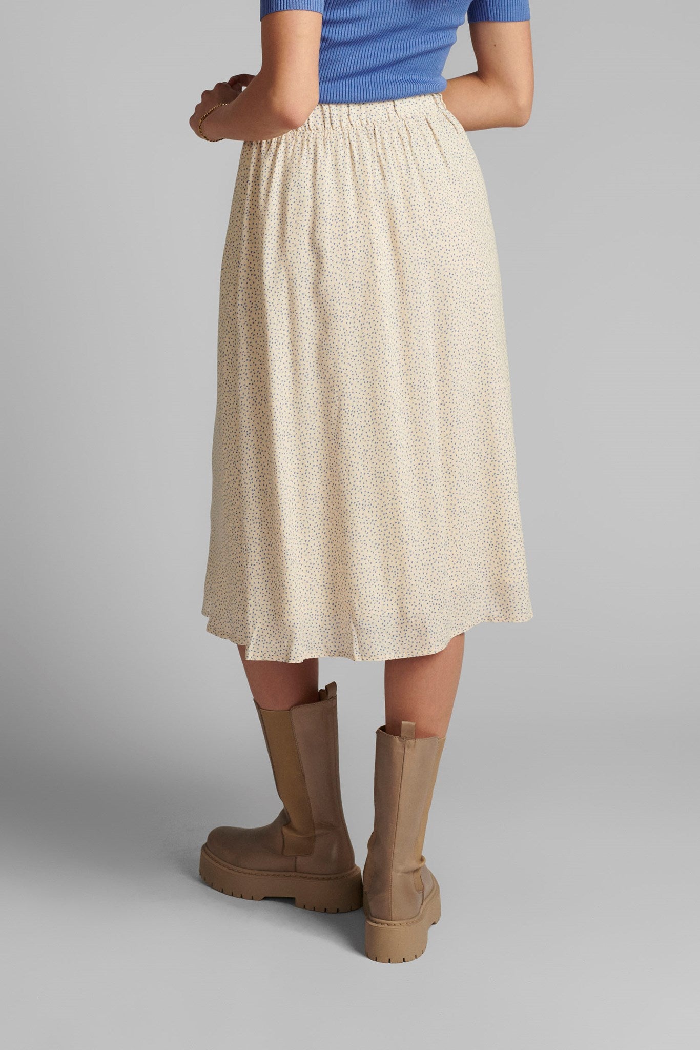 700370-5531_2.jpg