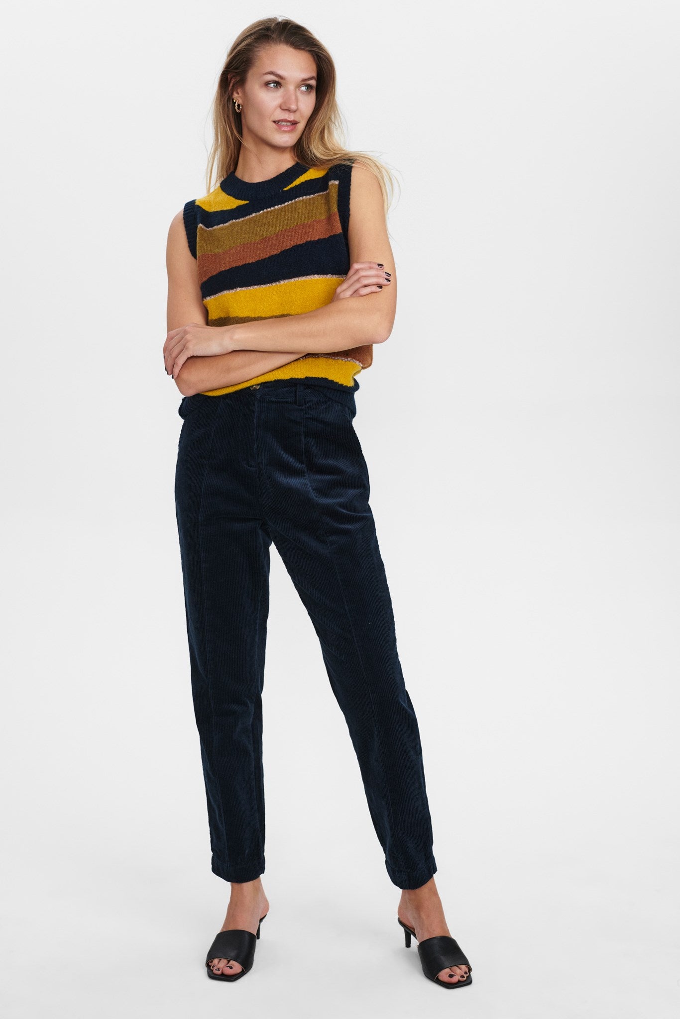 701142-3038_3.jpg