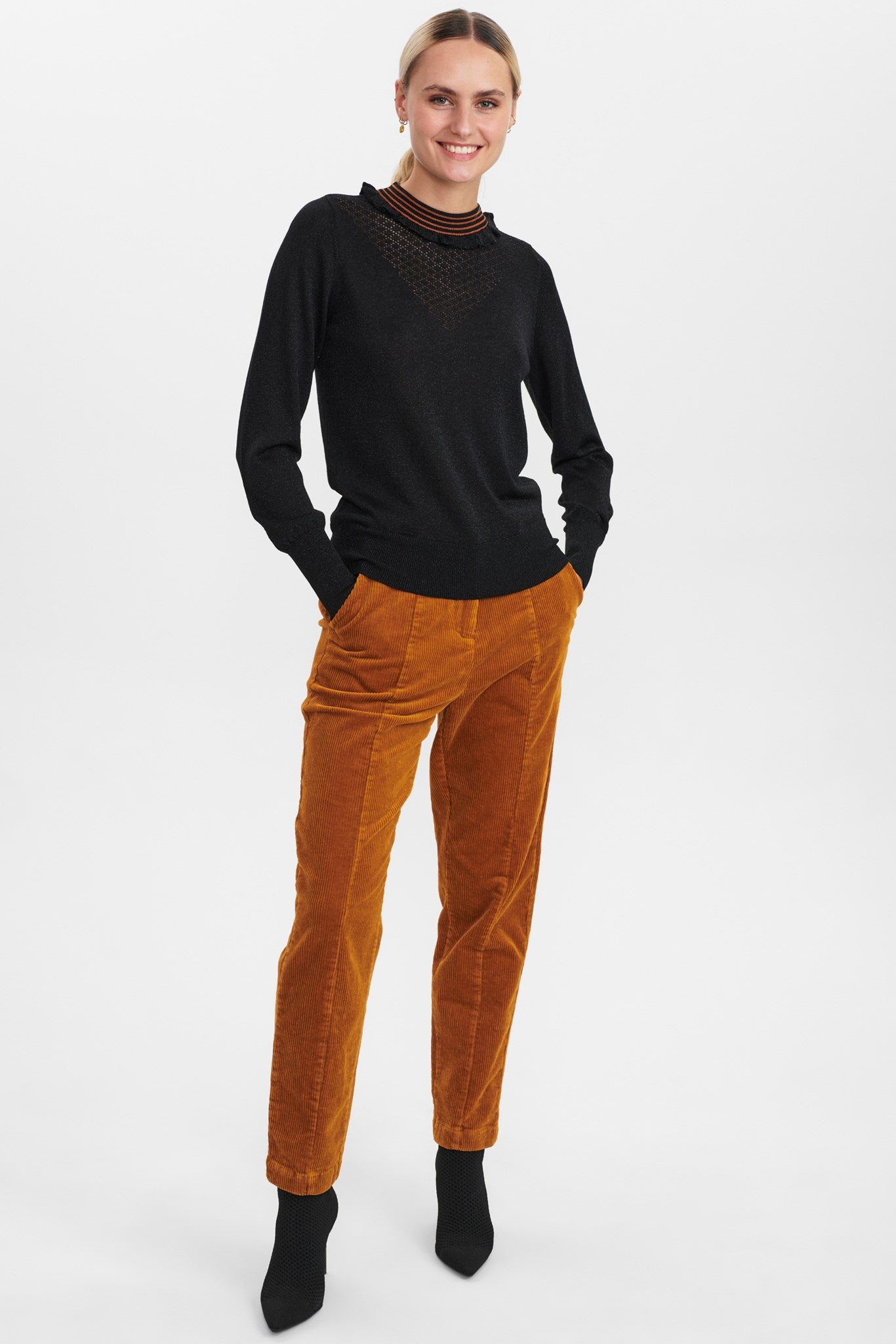 701135-0000_3.jpg