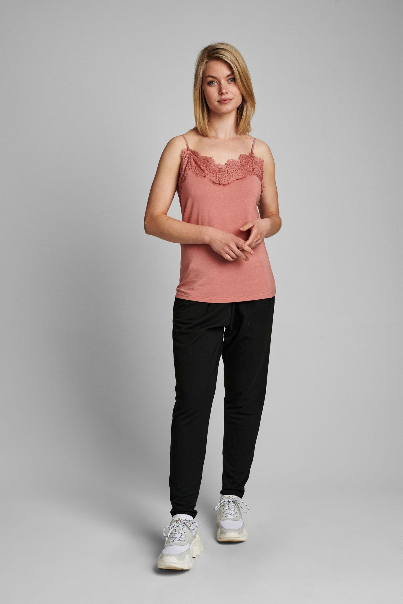 700272-2514_3.jpg
