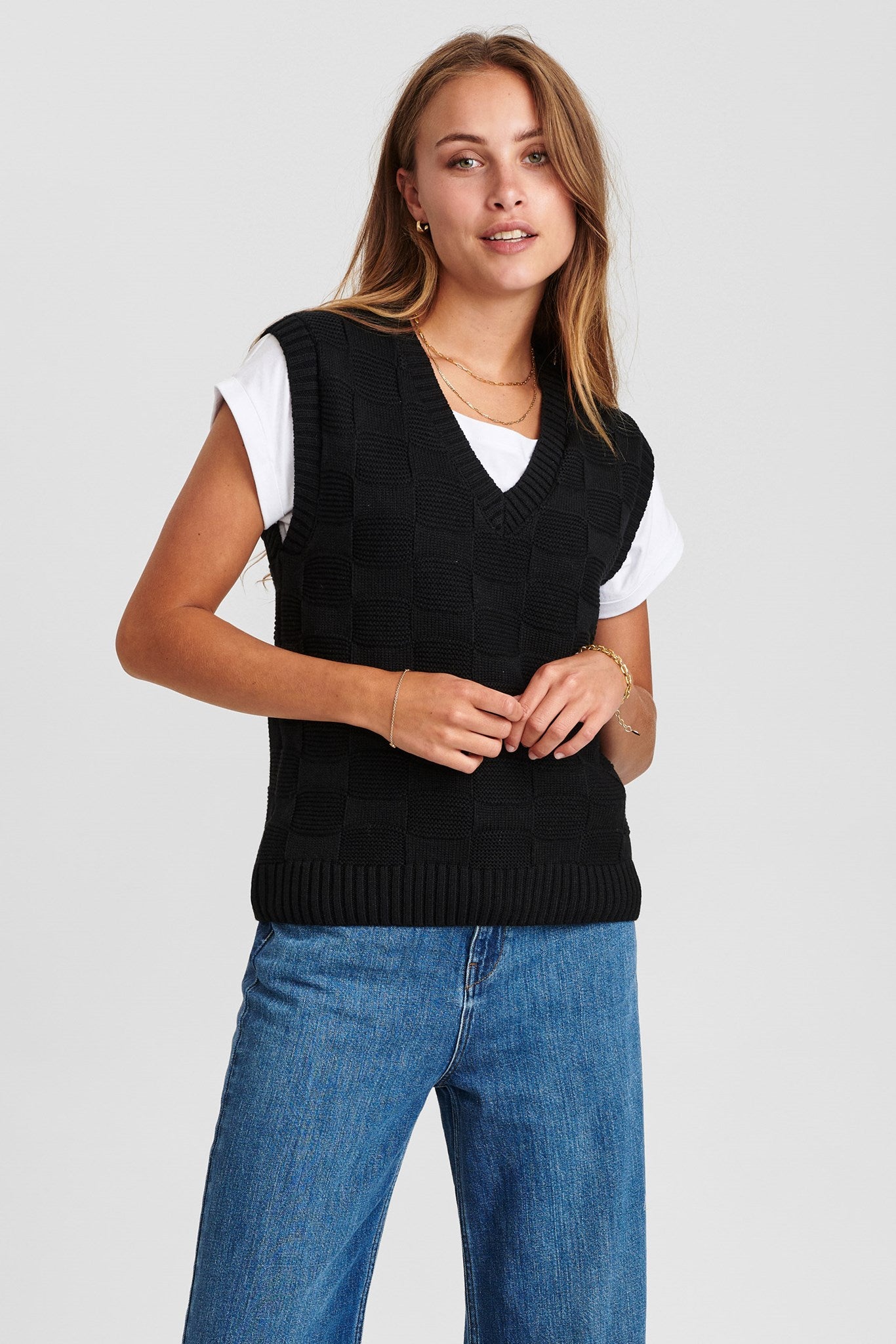 700959-0000.jpg